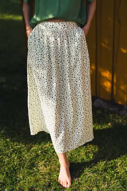 Astrid HW Skjørt Eng Ivy Flower